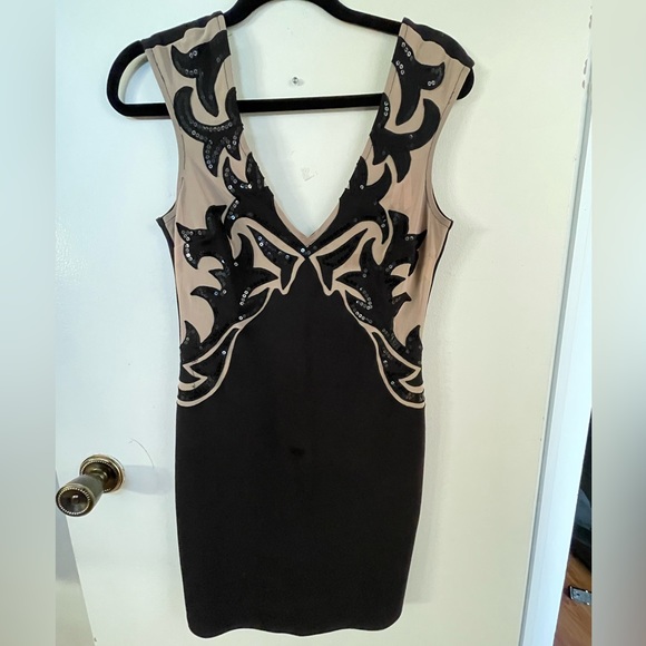 Lipsy London Sexy BodyCon LBD - Picture 2 of 5